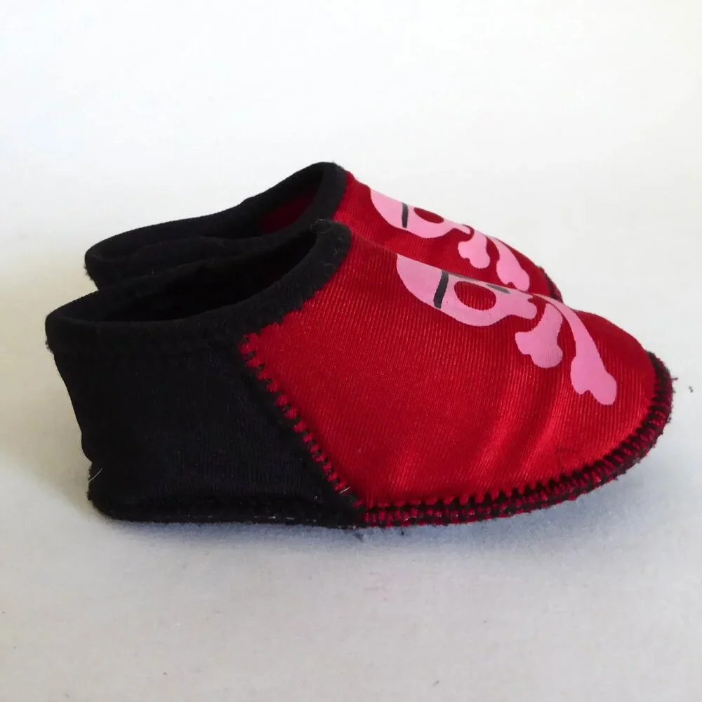 NEW BABY GAP NEOPRENE SURF WALKERS WATER SHOES PIRATE SKULL & CROSSBONES